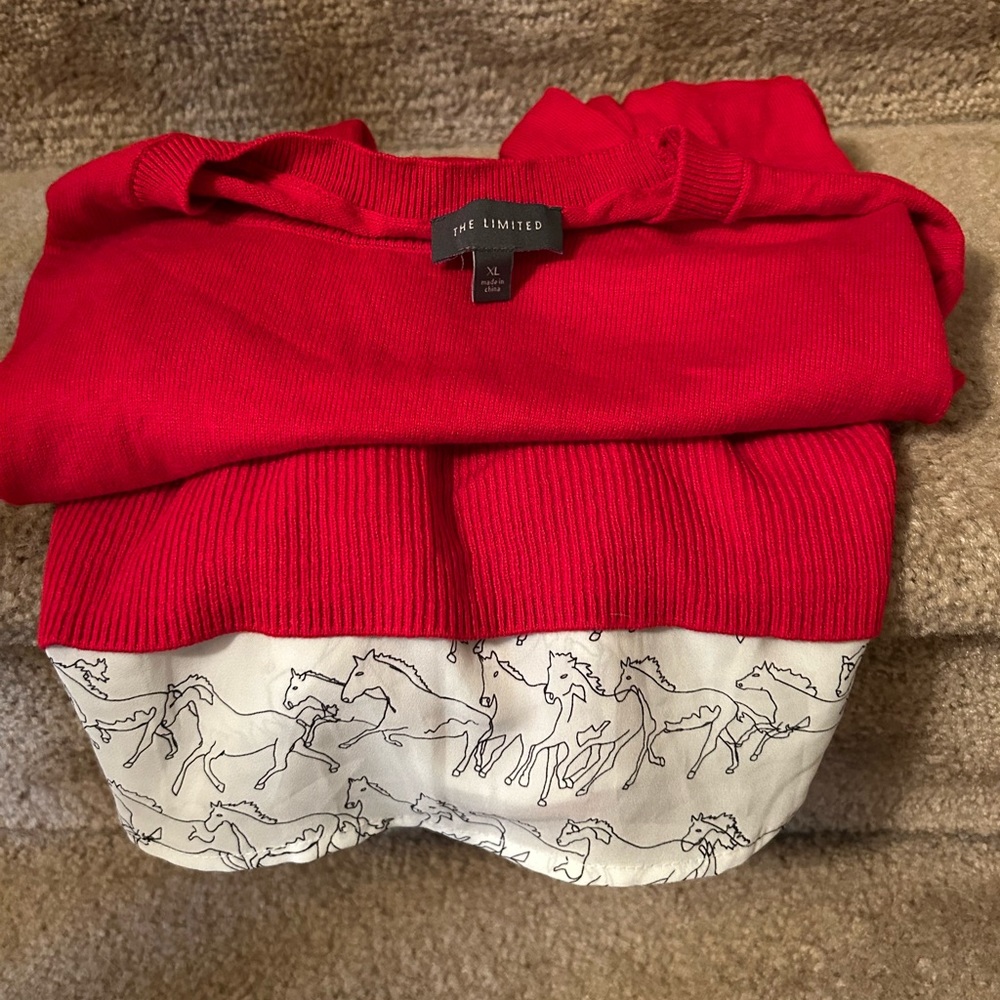 Limited 2-fer sweater with horse print